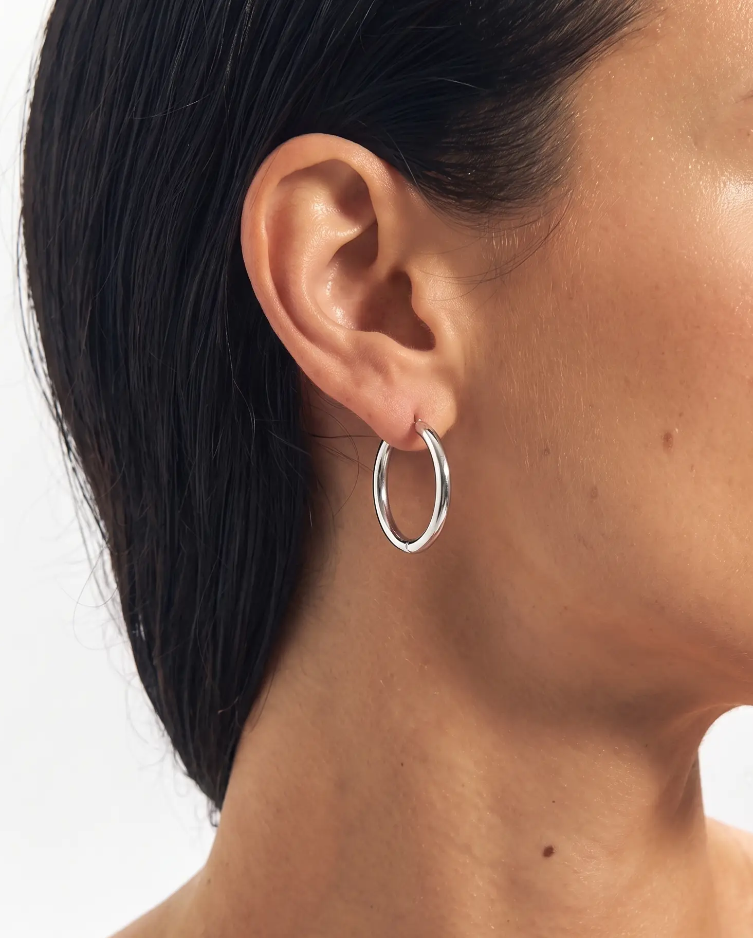 cascalia-ai earrings-61-2-S_lifestyle1_a1+solo.png