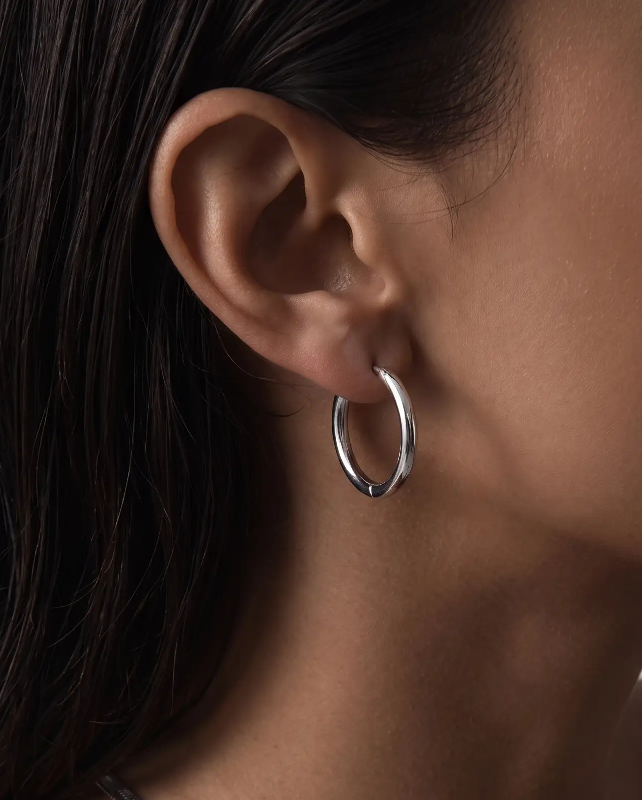 cascalia-ai earrings-61-2-S_studio2_a1+necklace430-5mm-S.png