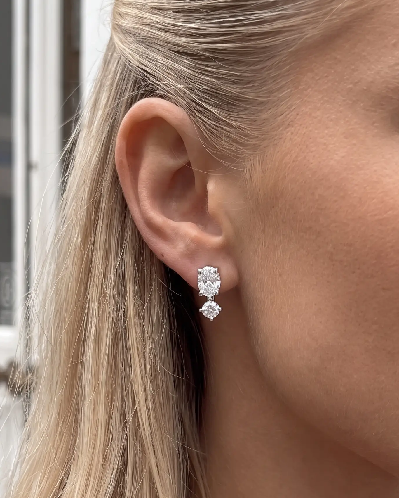 cascalia-ai earrings-65-S_lifestyle1_a1+solo.png