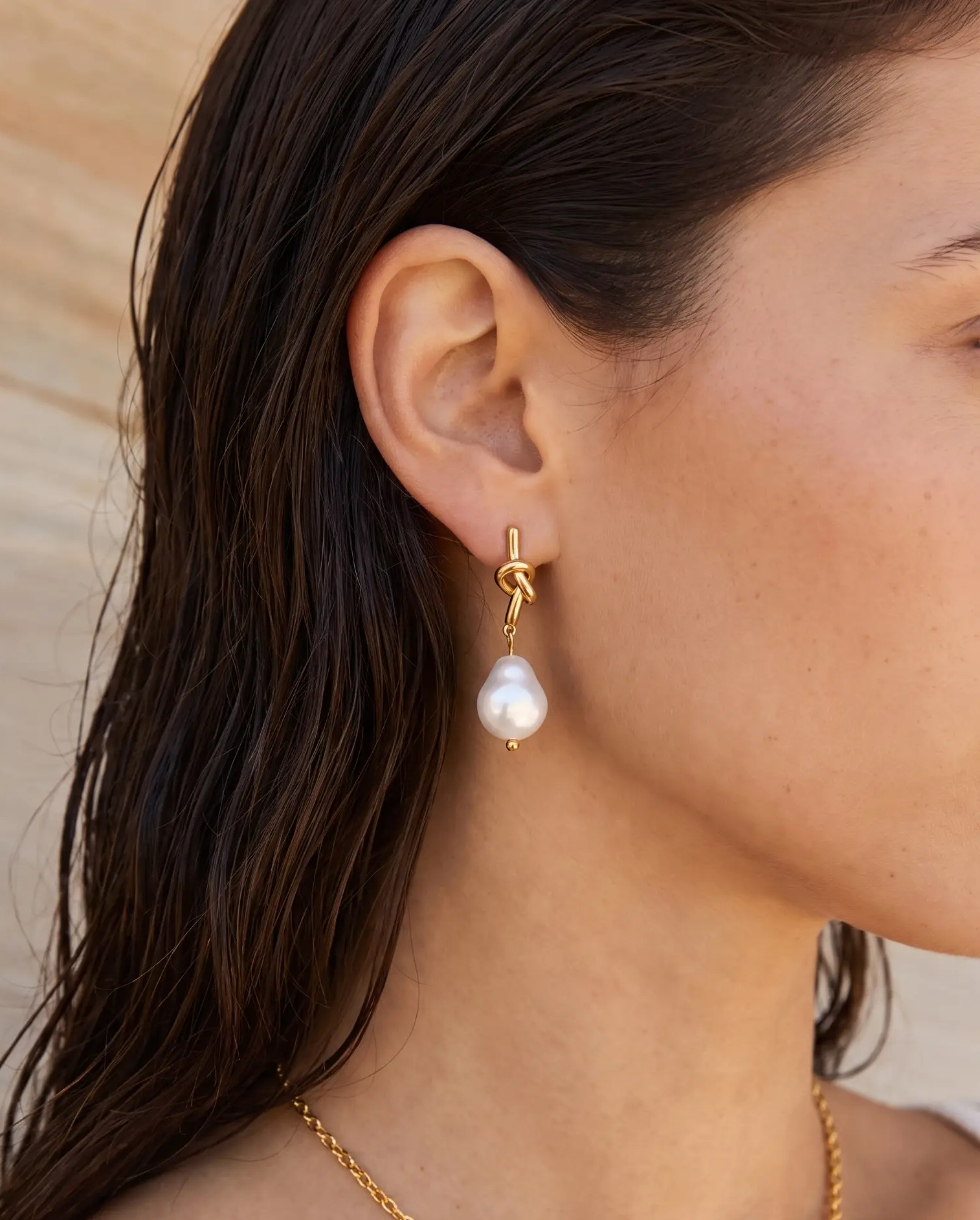 cascalia-ai earrings-69_studio1_a2+necklace320.png