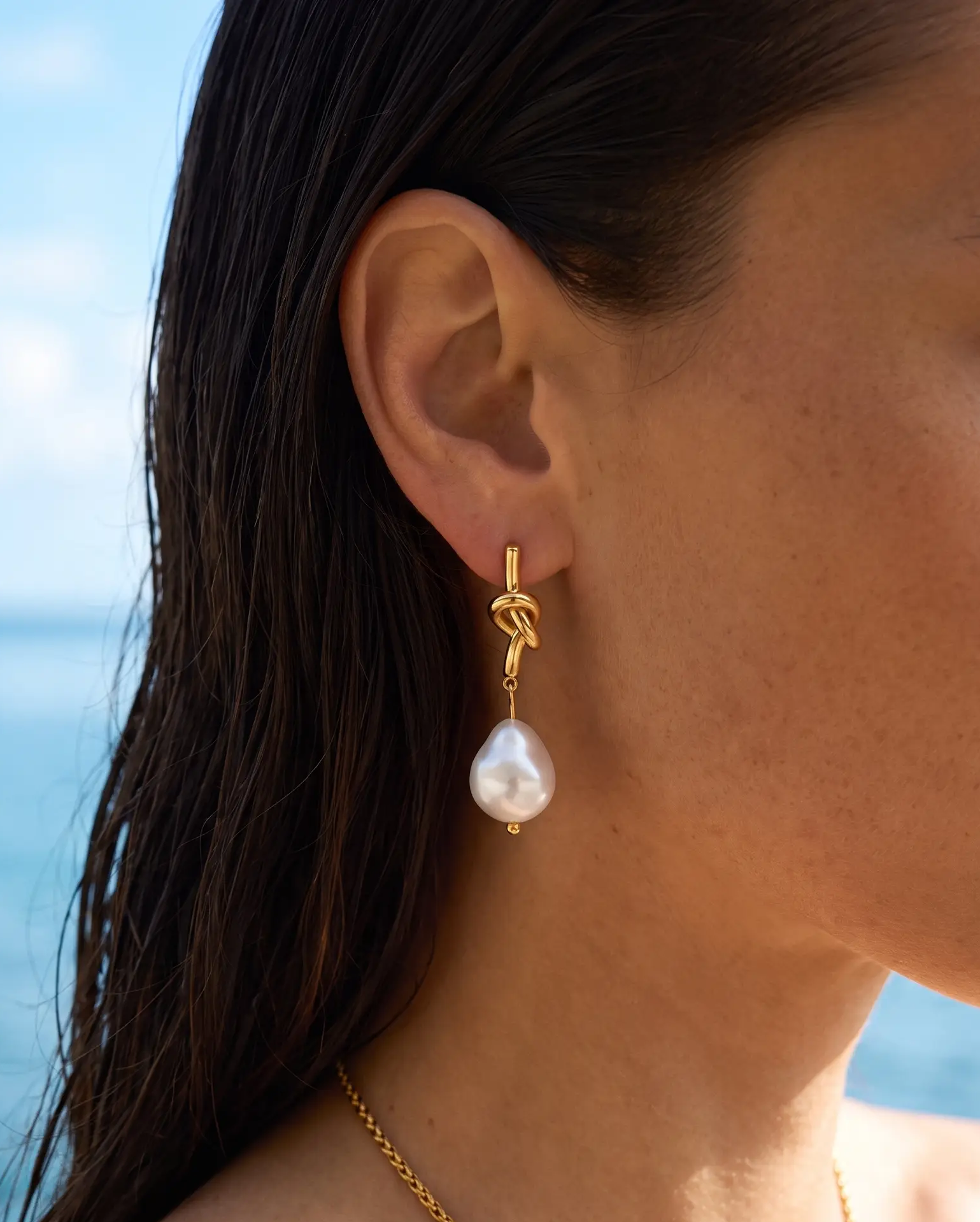 cascalia-ai earrings-69_studio2_a2+necklace328.png