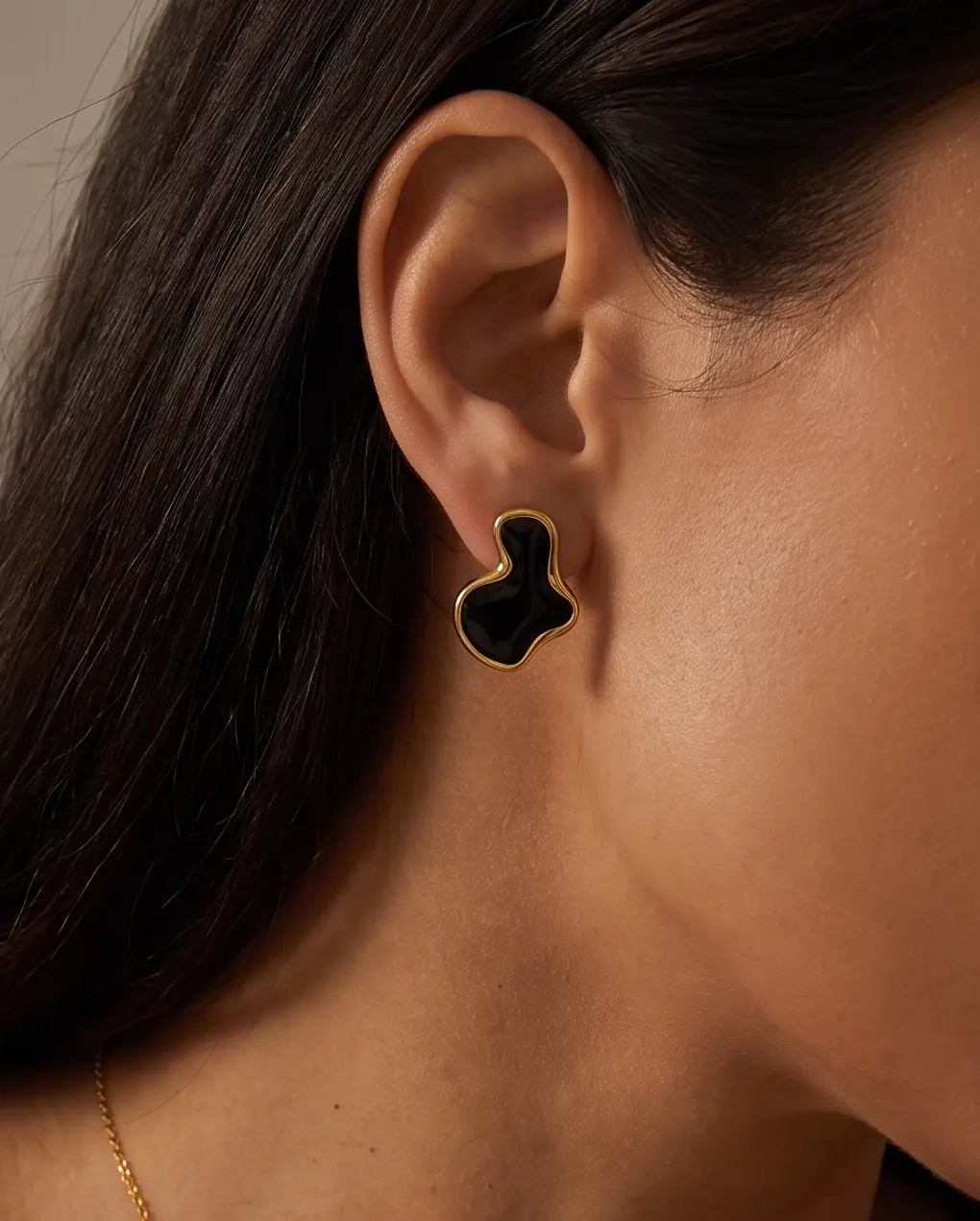 cascalia-ai earrings-85-2_studio1_a3+necklace232.png