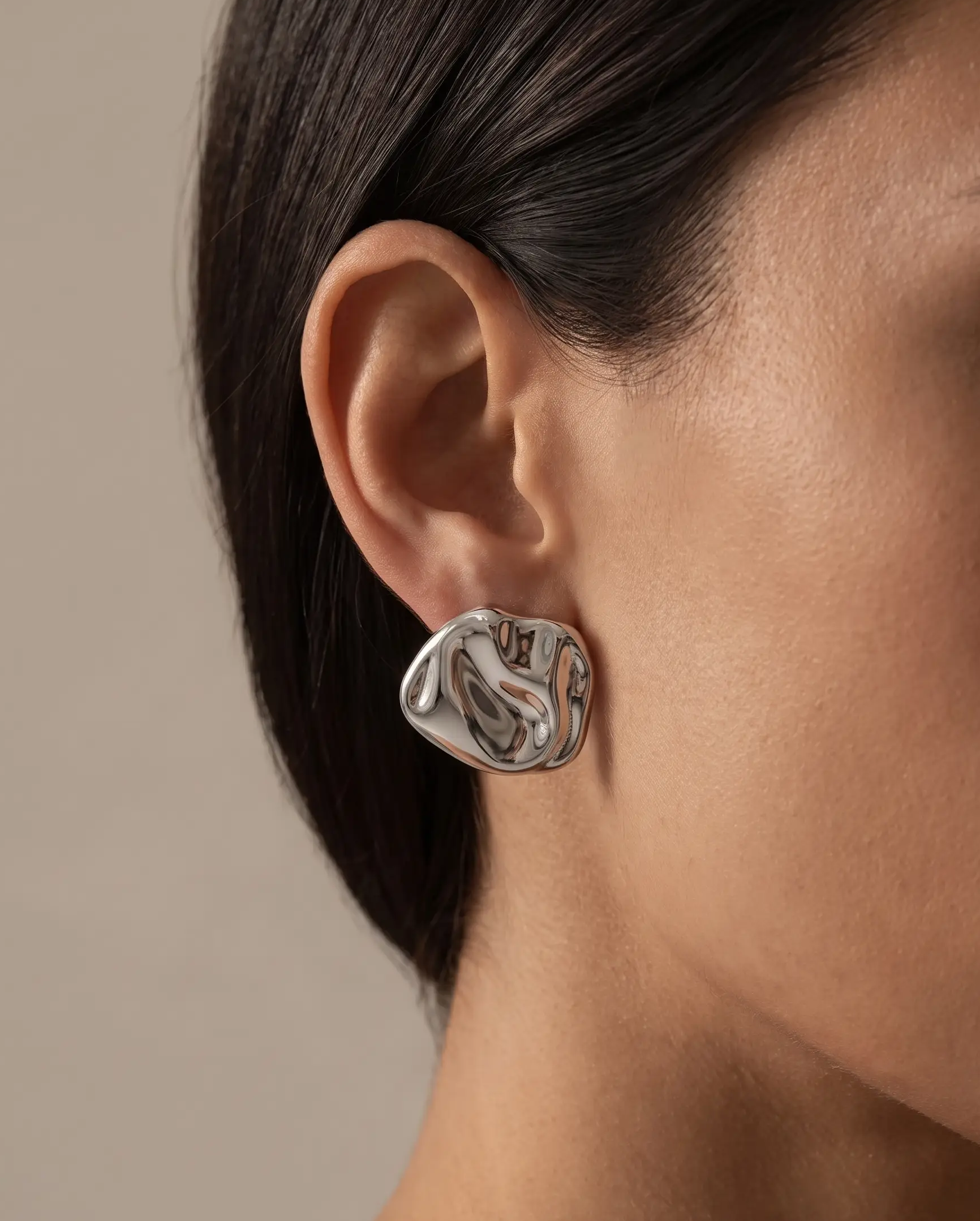 cascalia-ai earrings-93-S_lifestyle1_a1+solo.png