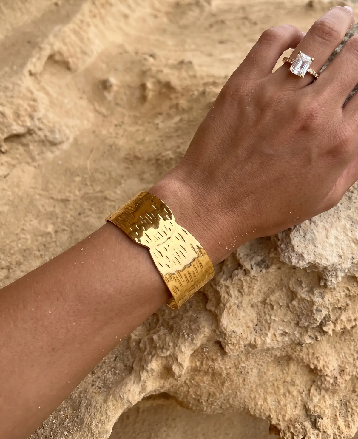 cascalia-ai bangle-378_lifestyle1_a1+ring410.png