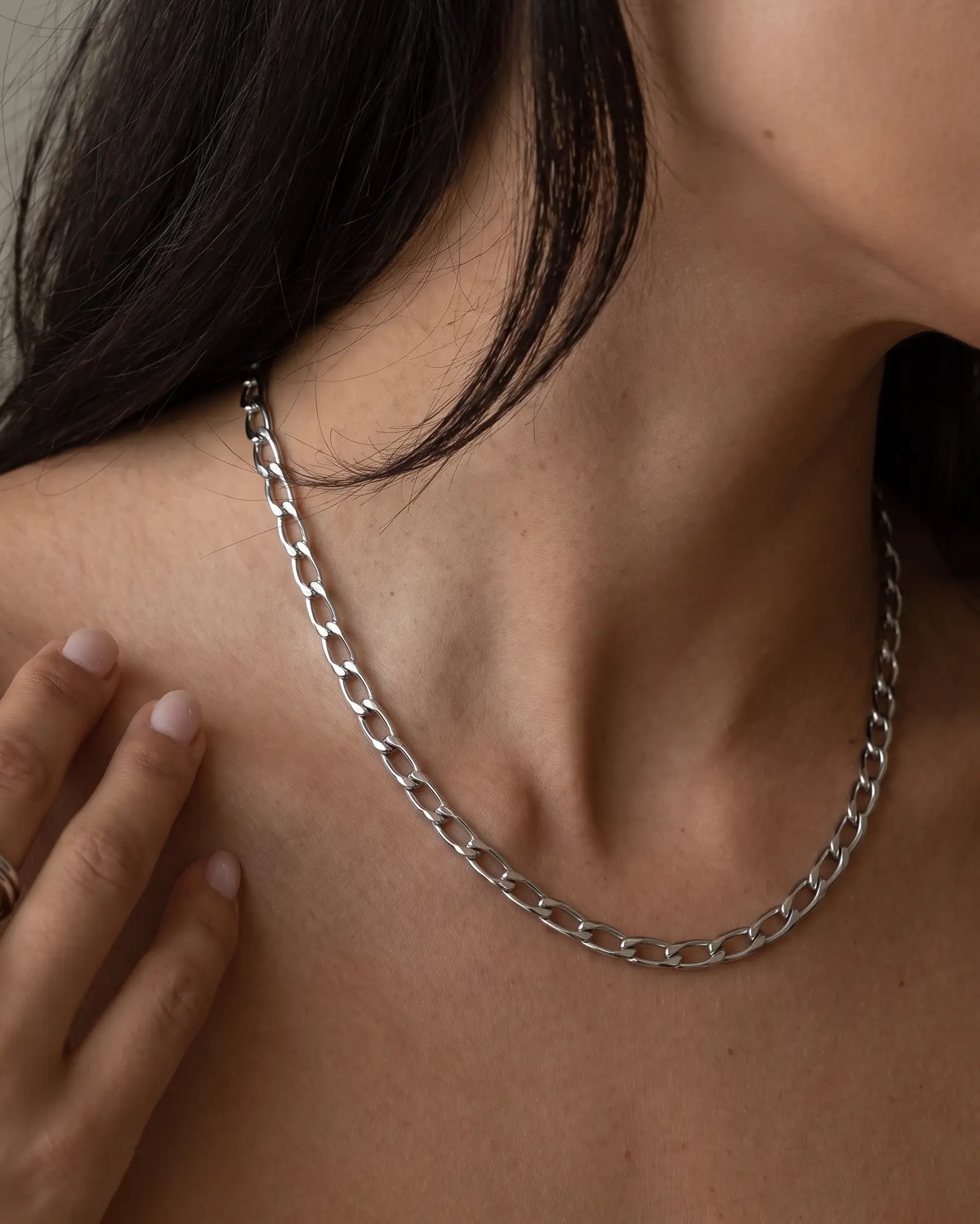 cascalia-ai necklace-428-3mm-S_studio2_a7+ring203-S.png