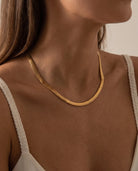 cascalia-ai necklace-430-5mm_studio2_a3+solo.png