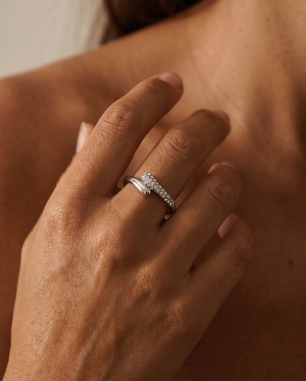 cascalia-ai ring-166-S_studio1_a3+solo.png