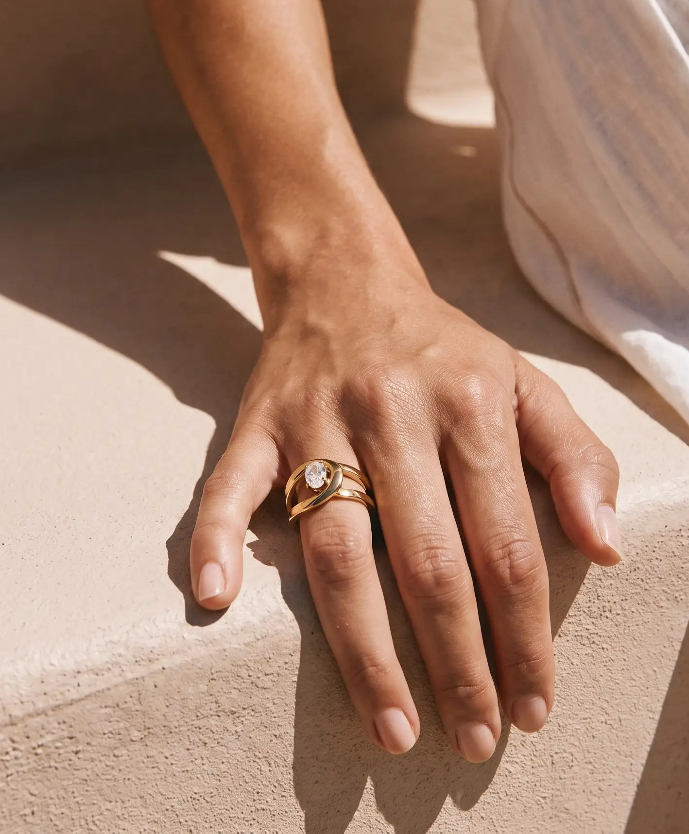 cascalia-ai ring-105_lifestyle1_a4+ring159.png