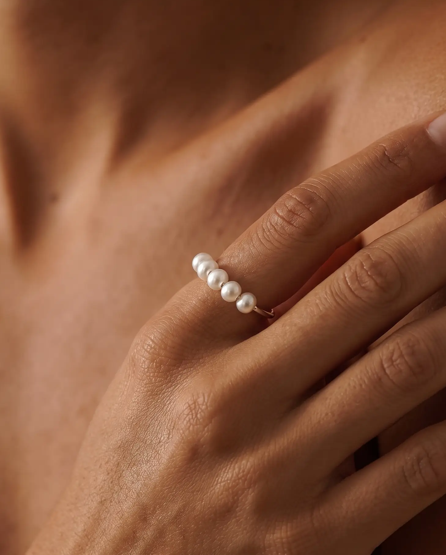 cascalia-ai ring-125-S_lifestyle1_a2+solo.png