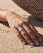 cascalia-ai ring-128-S_lifestyle1_a1+solo.png