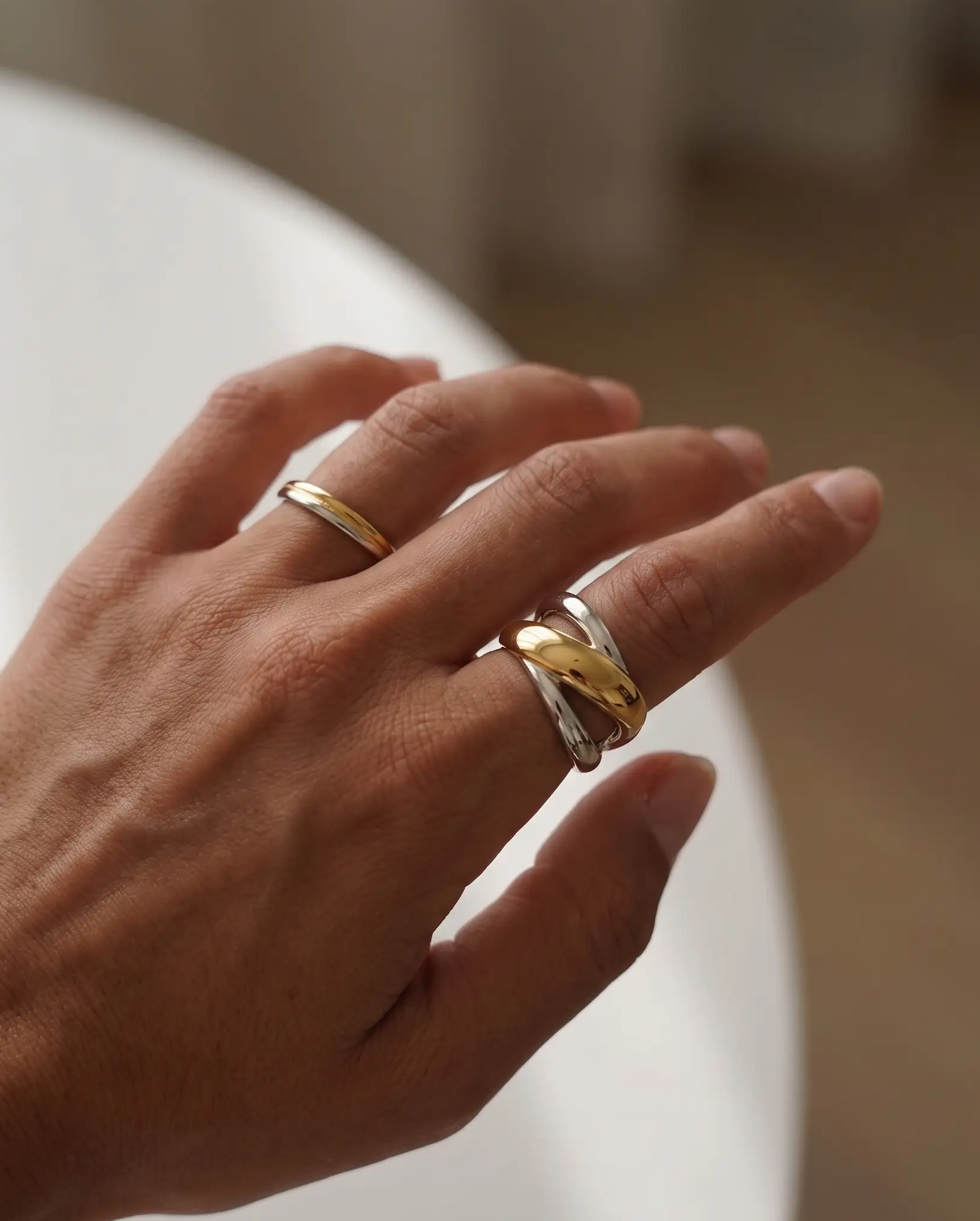 cascalia-ai ring-137_lifestyle1_a1+ring168.png