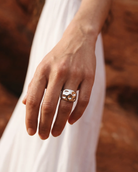cascalia-ai ring-140-S_lifestyle1_a1+solo.png