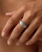 cascalia-ai ring-152-S_lifestyle1_a1+solo.png