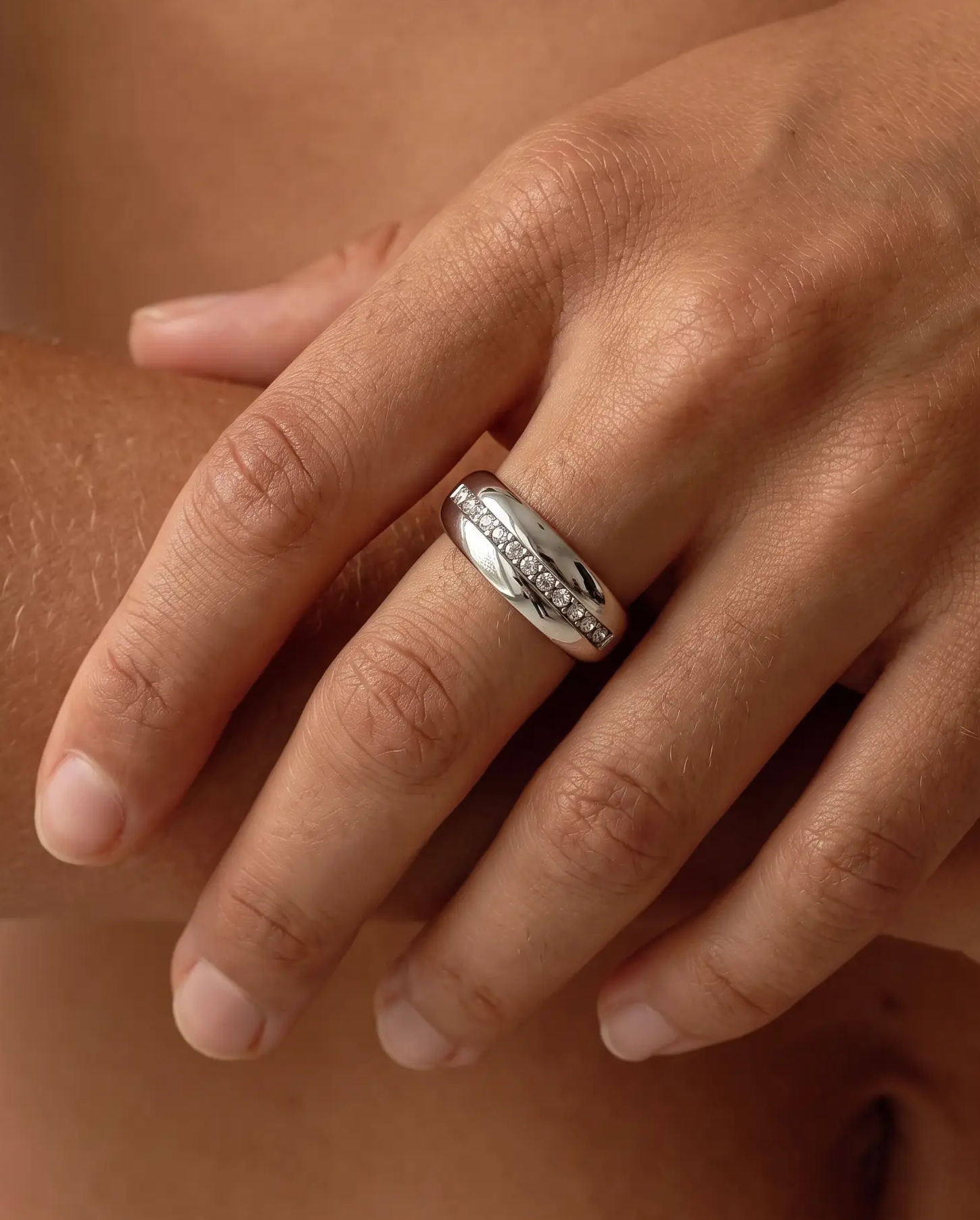 cascalia-ai ring-152-S_lifestyle1_a1+solo.png