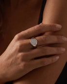 cascalia-ai ring-154-S_lifestyle1_a1+solo.png