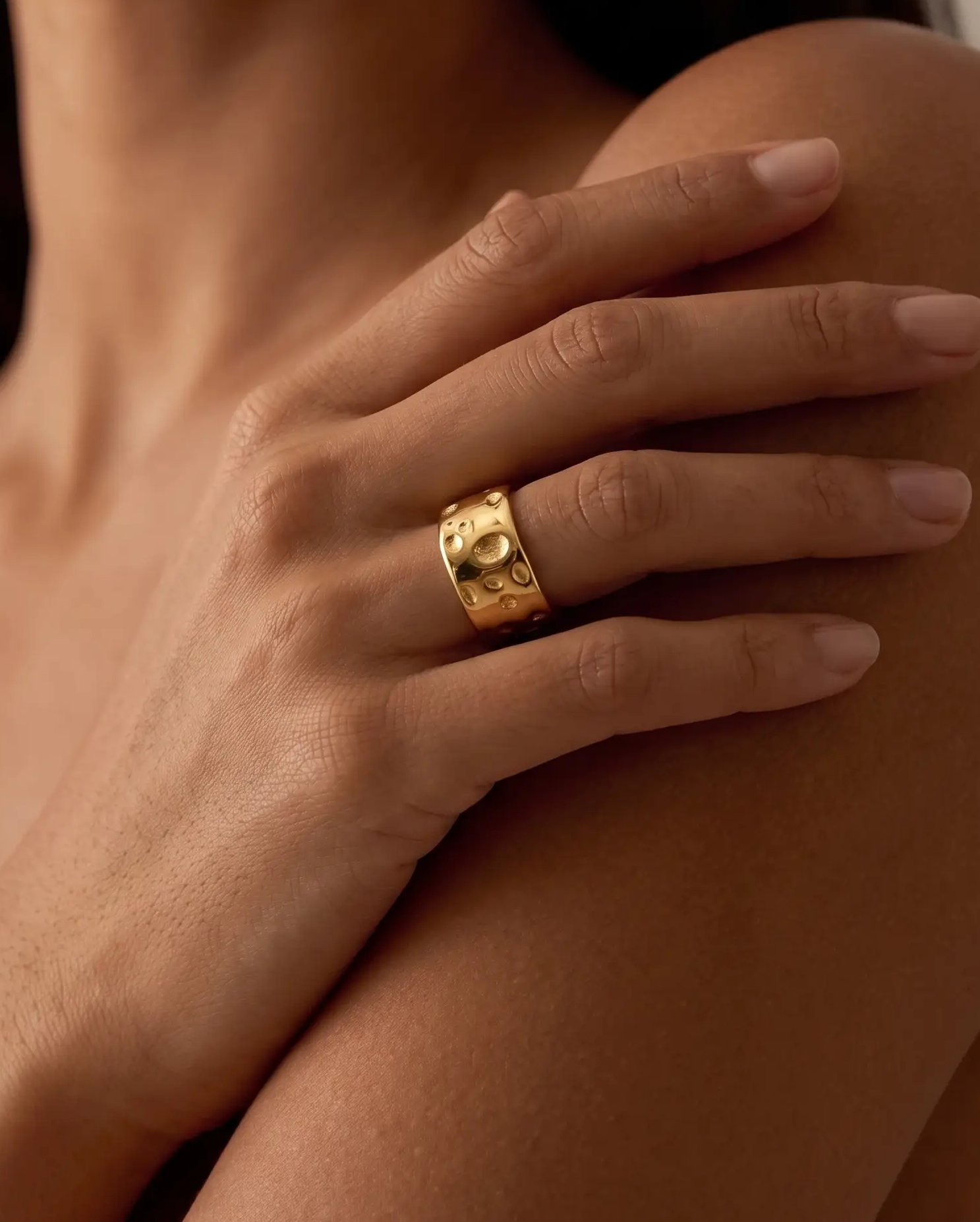 cascalia-ai ring-158_lifestyle1_a2+solo.png