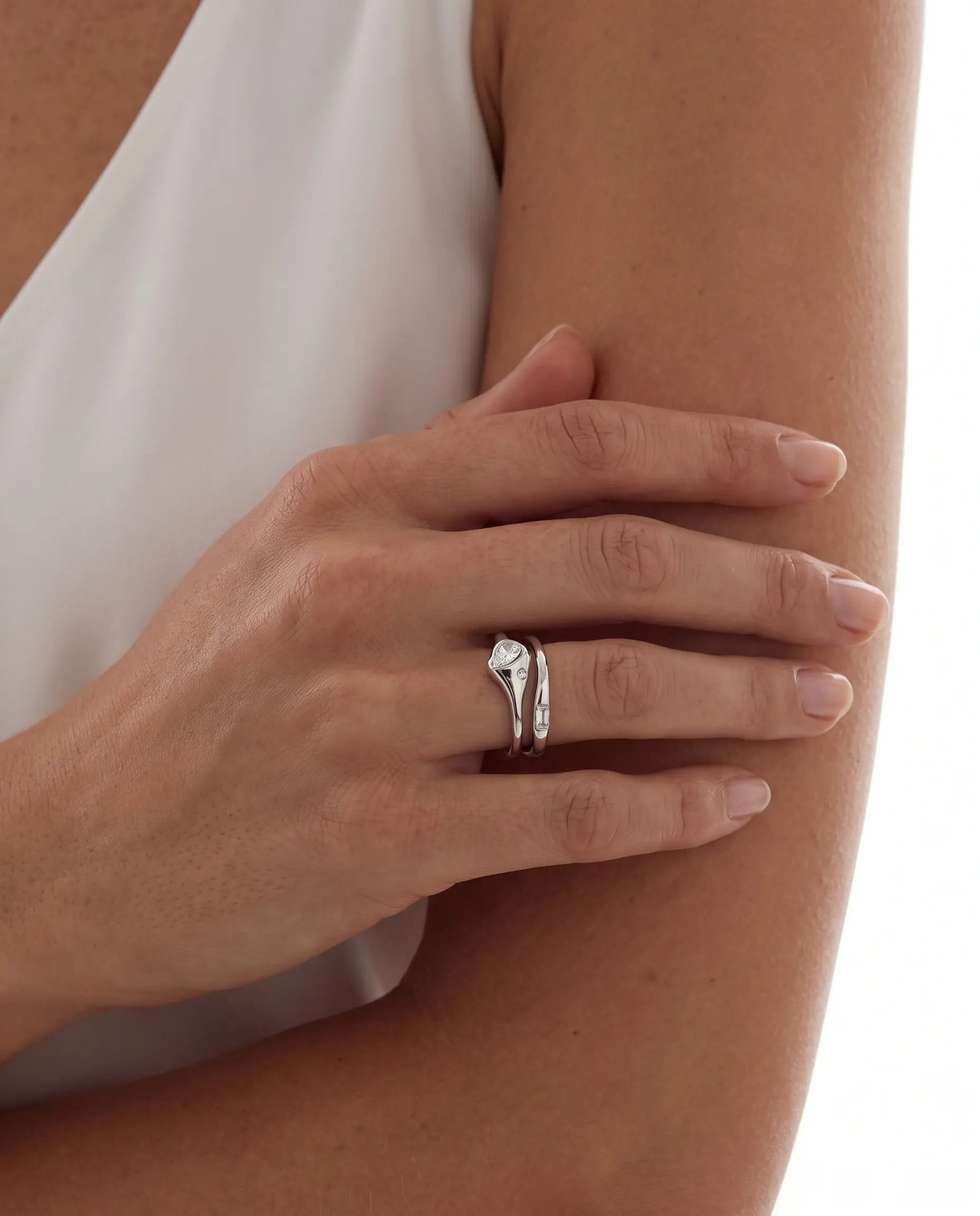 cascalia-ai ring-302-S_studio1_a4+solo.png