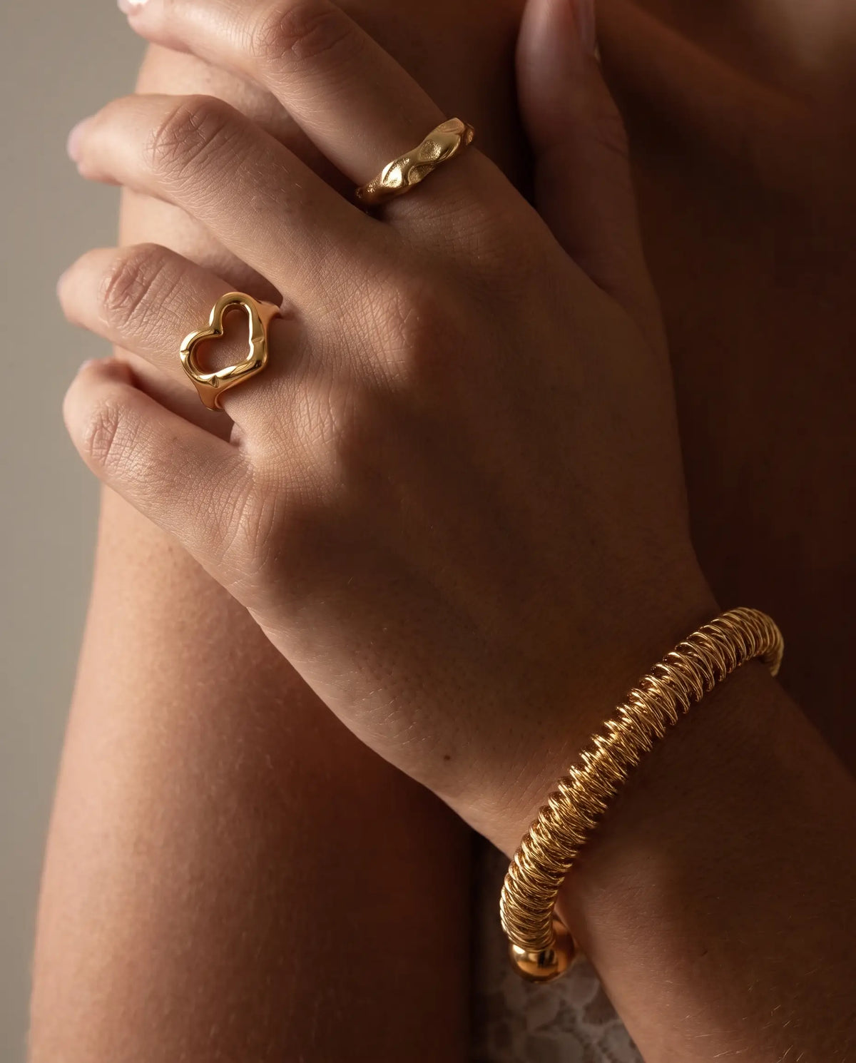 cascalia-ai bangle-380_studio2_a1+ring136+ring135.png